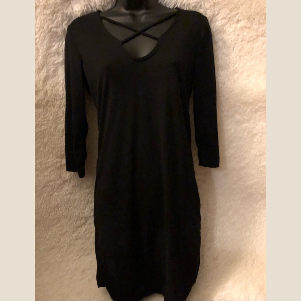 Long sleeve v-cut dress